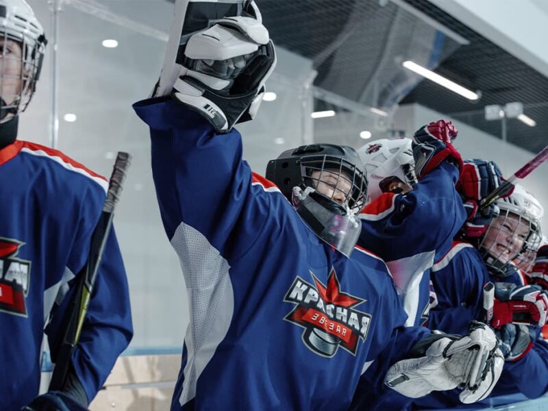 How to choose hockey mittens?