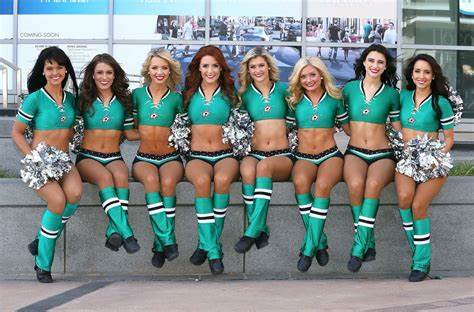 Do NHL Teams Have Cheerleaders?